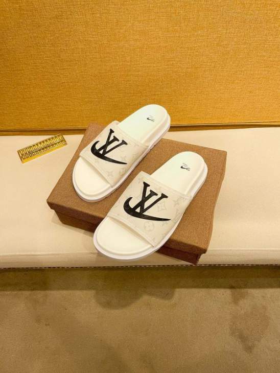 Picture of Louis Vuitton Slippers _SKULVsz38-44jyh0538829
